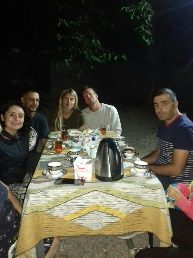 Nnn Guest House Goris Exterior photo